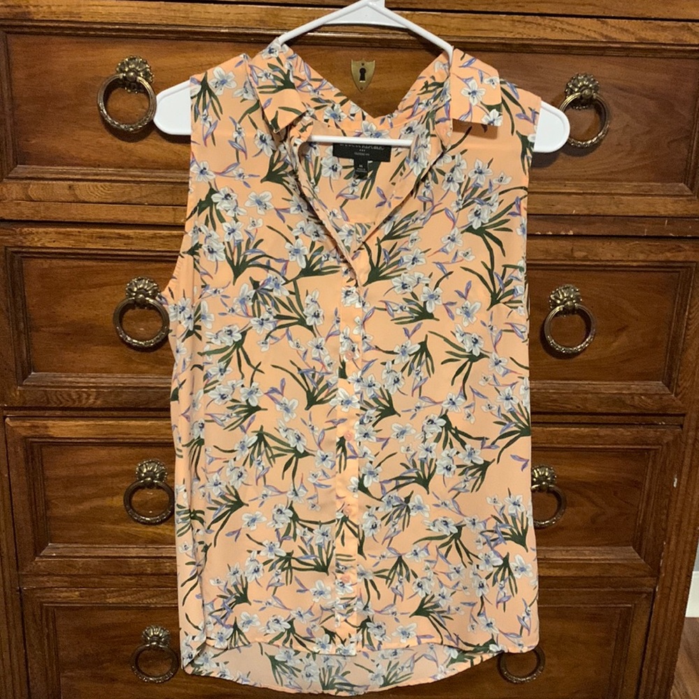 Banana Republic Classic Fir Sleeveless Blouse
